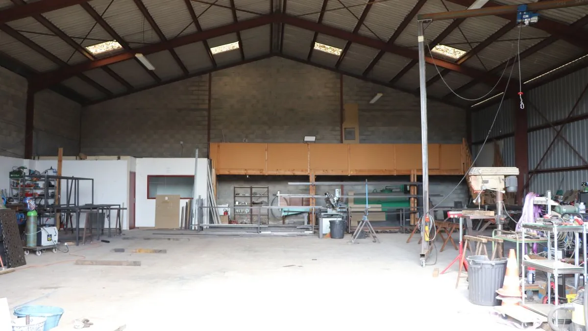 Photo 1