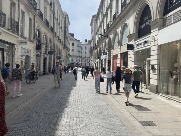 Local commercial 80 m²