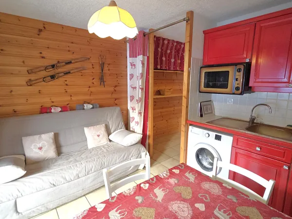 MORILLON : DEUX PIECES COIN MONTAGNE