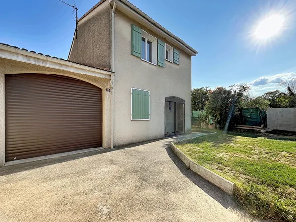 Charmante maison familiale avec jardin, garage motorisé et 3 chambres