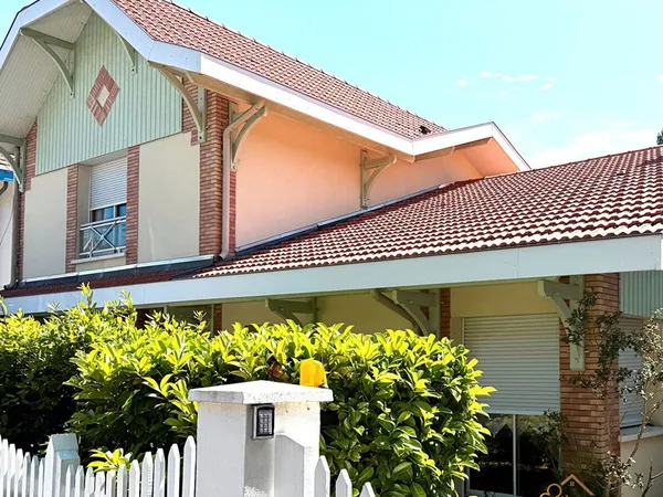 Villa 8 pièces 300 m²
