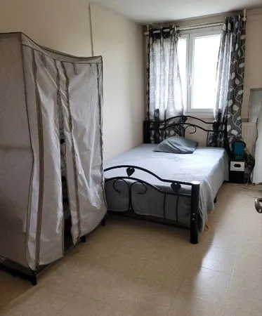 Chambre meublée a louée
