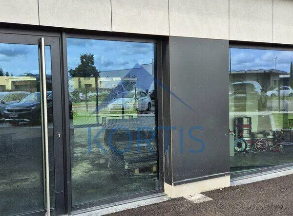 Local 63 m²