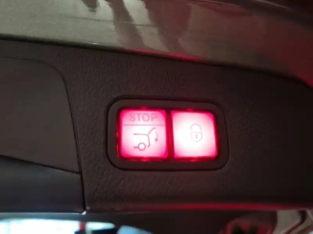 Mercedes Gla 200 d amg line — photo 18