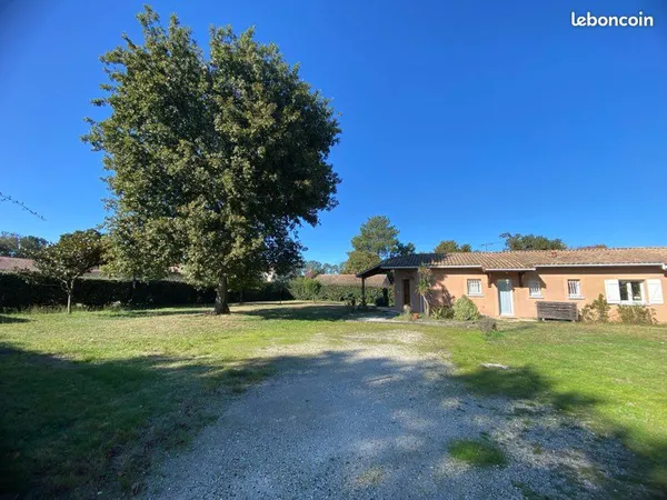 Location maison 5 chambres avec piscine, garage et 2000m2 de terrain