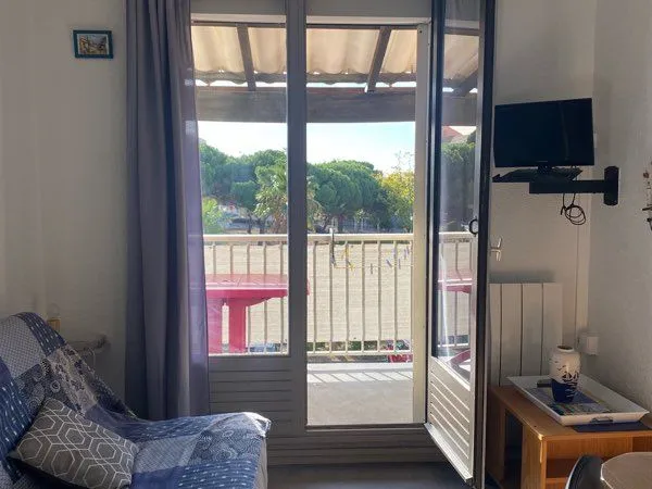 Dans résidence T2 Cap d'Agde pour quelques mois proche des commerces