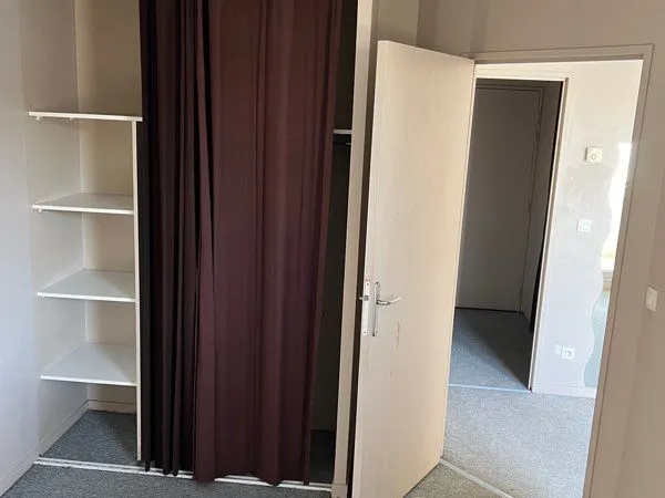 Beau 2 pieces a vendre de 32 m2 proche de la gare de torcy proche de toute commodités 110000