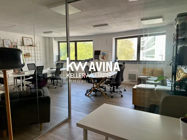 Local professionnel 83 m²