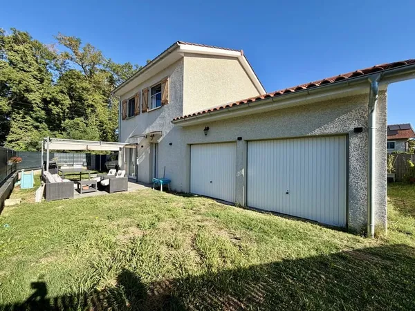 Maison 4 piéces 95 m² a Loyettes
