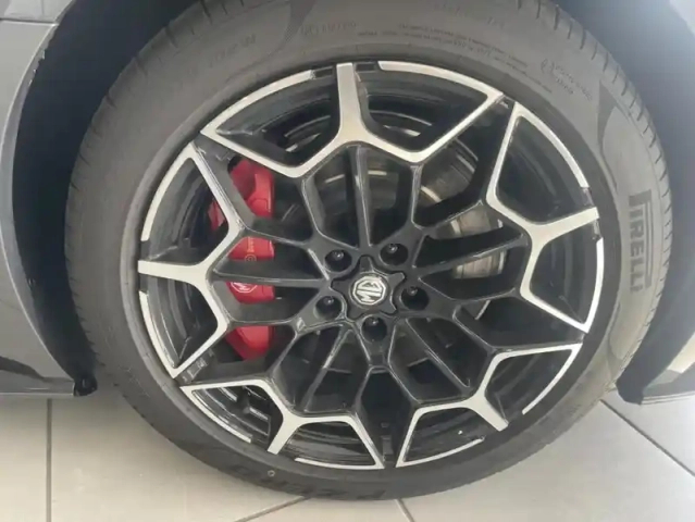 Mg Cyberster 77kwh - 250 kw 2wd — photo 7