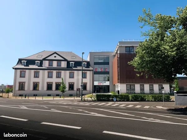 Bureaux professionnels neufs à louer à Saint-Louis