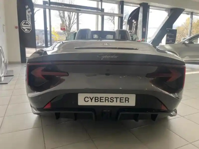 Mg Cyberster 77kwh - 250 kw 2wd — photo 5