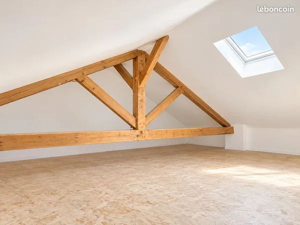 T3 meublé neuf - 95 m² au sol - 2 parkings - Grande Cave - Cour sécurisée