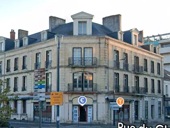Immeuble 24 pièces 816 m²