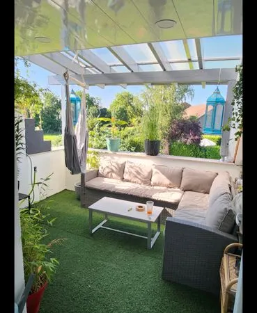 F3 duplex entièrement rénové avec garage