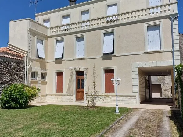 Ensemble immobilier 420 m²