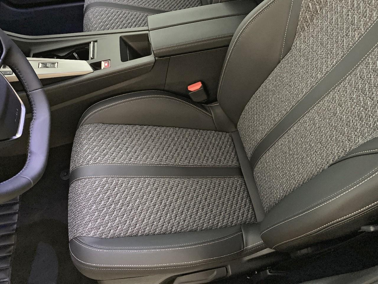Peugeot 308 sw hybrid 145 e-dcs6 allure — photo 9