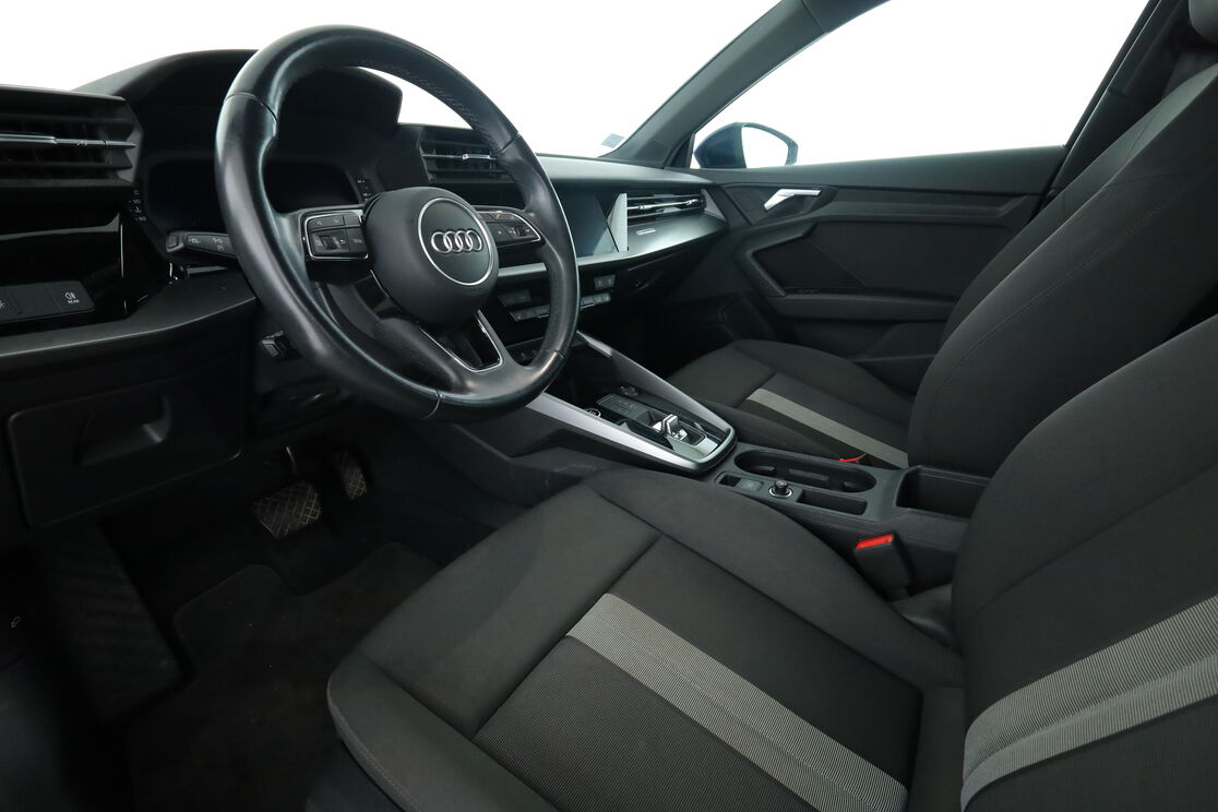 Audi A3 Sportback 35 TDI S Line S Tronic 7 — photo 10