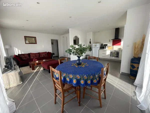 Maison contemporaine climatisée à louer meublée