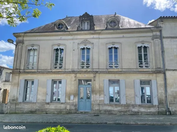 Maison 12 pièces 277 m²