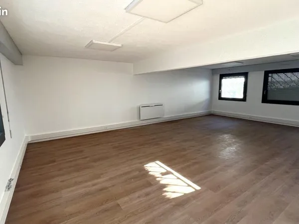 Bureaux 72 m²