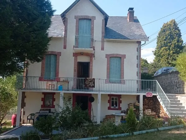 Maison a 500 mètre du centre ville a Ussel en Corrèze