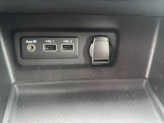 Renault Megane mégane iv berline blue dci 115 - 21b — photo 39