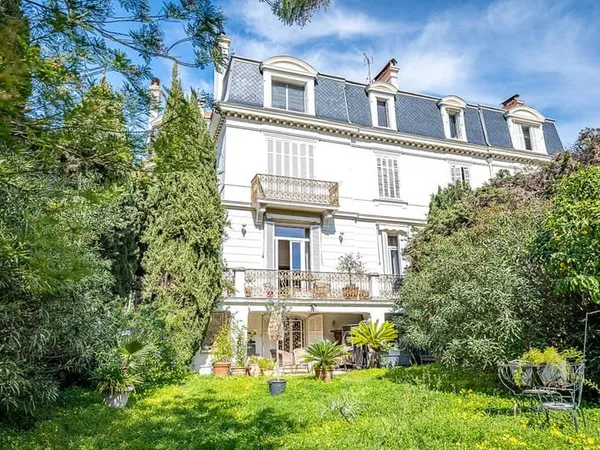 Un bien d'exception au charme d'hôtel particulier - Cannes Basse Californie