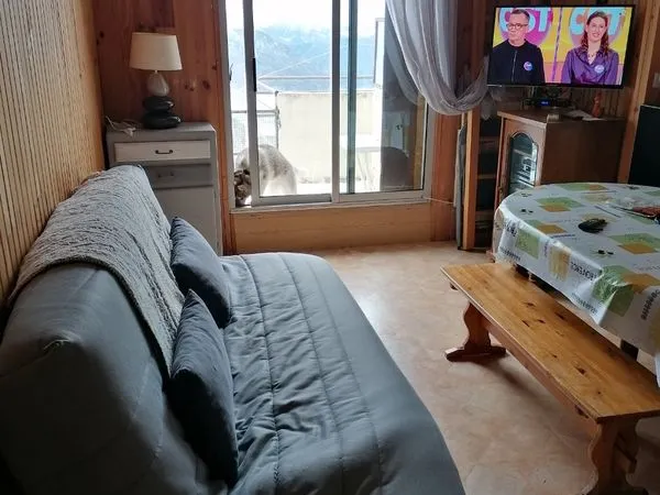 Appartement entièrement meublé à Peira Cava