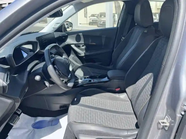 Peugeot 2008 electrique 136 ch — photo 9