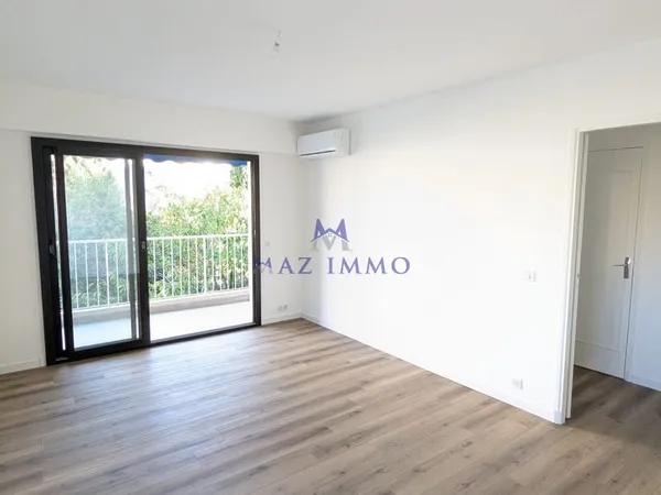 Appartement 2 pièces avec balcon et parking