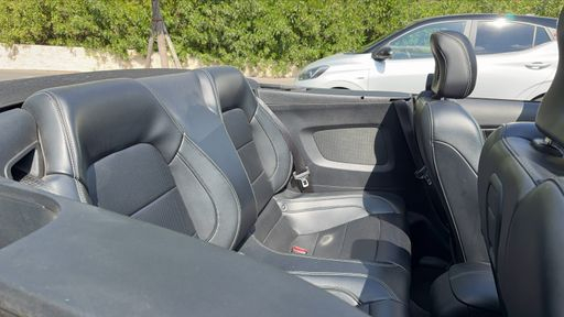 Ford Mustang Cabriolet 2.3 Ecoboost 317 - . – 2015 – 63092 km – Essence – Boîte Manuelle — photo 11