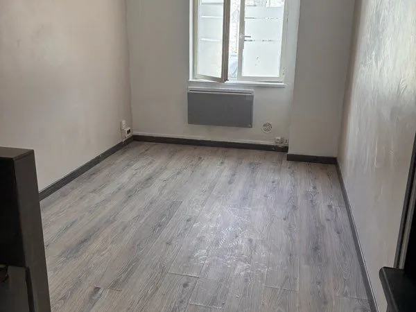 Studio 25 m2 - proche place d'Armes - Tram Sous-préfecture