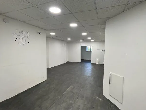Local 130m2, 32 avenue Charles Dupuy, Brives charensac