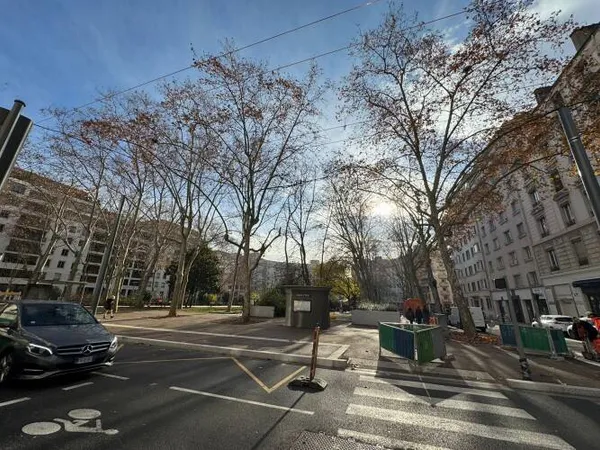 Entrepôt 298 m²