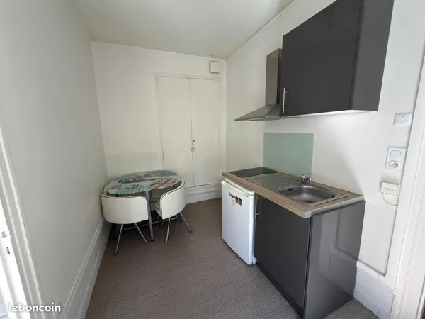 Appartement meublé 2 pièces — Place René Goblet, 80000 Amiens (1er étage)