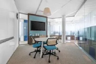 Accès tout inclus à des espaces de bureau professionnels pour 10 personnes à STOP & WORK VERSAILLES 