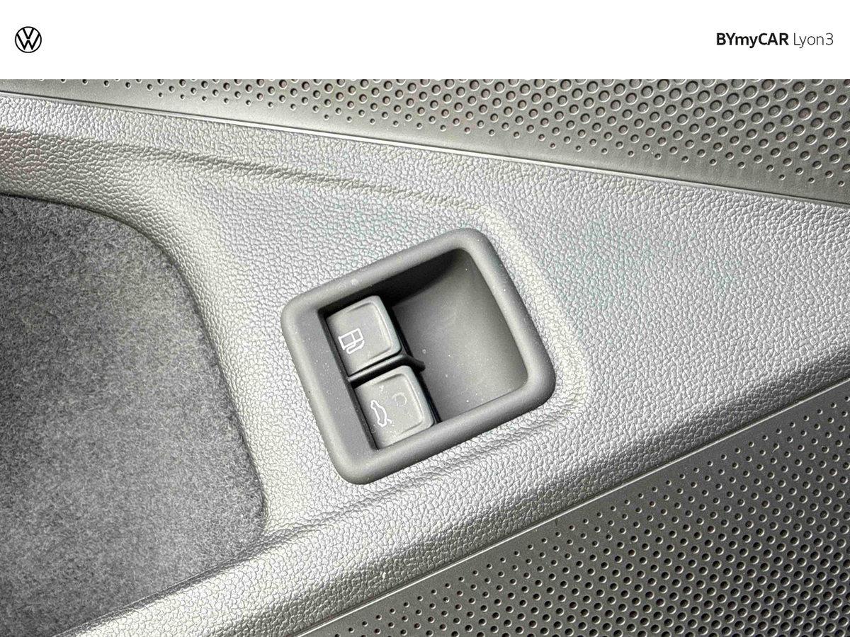 Volkswagen Passat 1.5 eHybrid 204 DSG6 — photo 18