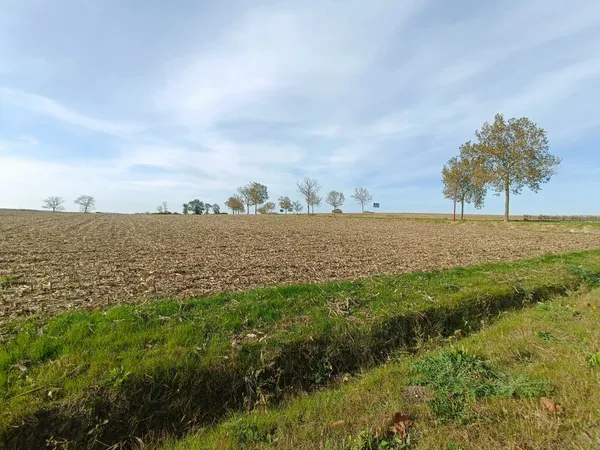 MIRAMBEAU : TERRAIN CONSTRUCTIBLE À VOCATION COMMERCIALE – PERMIS D’AMÉNAGER ACCORDÉ