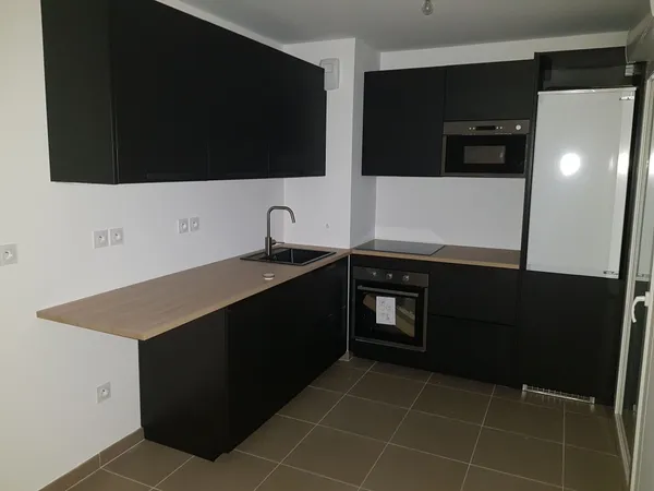 GRAND T2 NEUF AVEC JARDIN