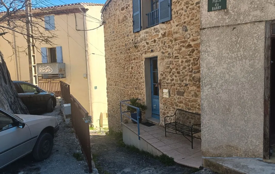 Photo 1
