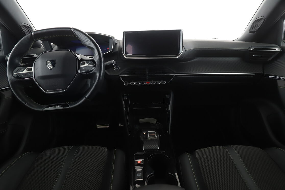 Peugeot 2008 Electrique GT 54 kWh — photo 11