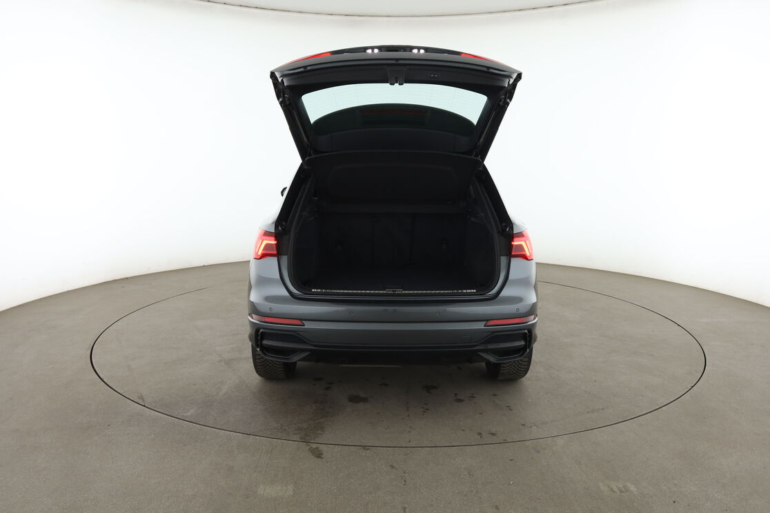 Audi Q3 35 TDI S Line Quattro — photo 15