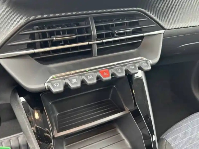 Peugeot 208 puretech 75 s&amp;s bvm5 — photo 43