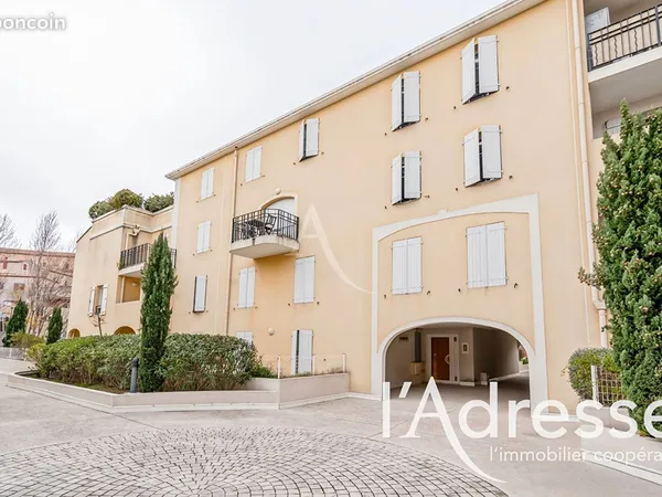 Studio 1 pièce 31 m²