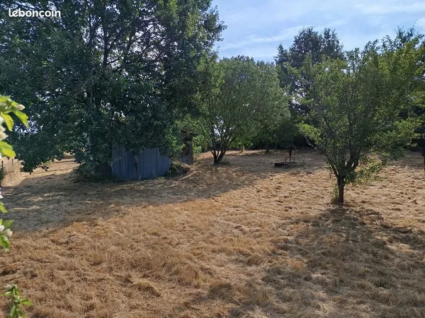 Terrain agricole de 1700 m² - Canton d'Huriel (Allier) - Non constructible