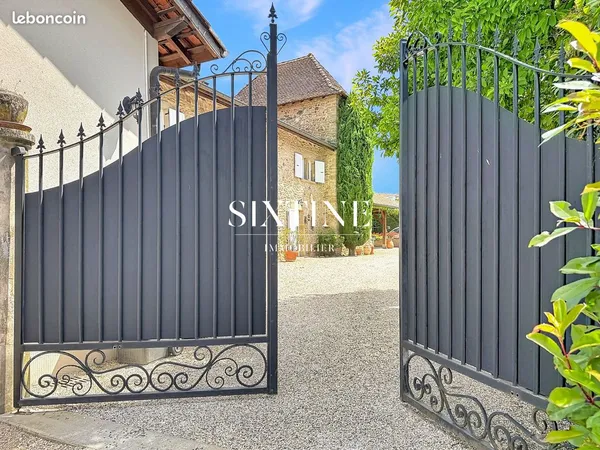 Propriété 7 pièces 260 m²