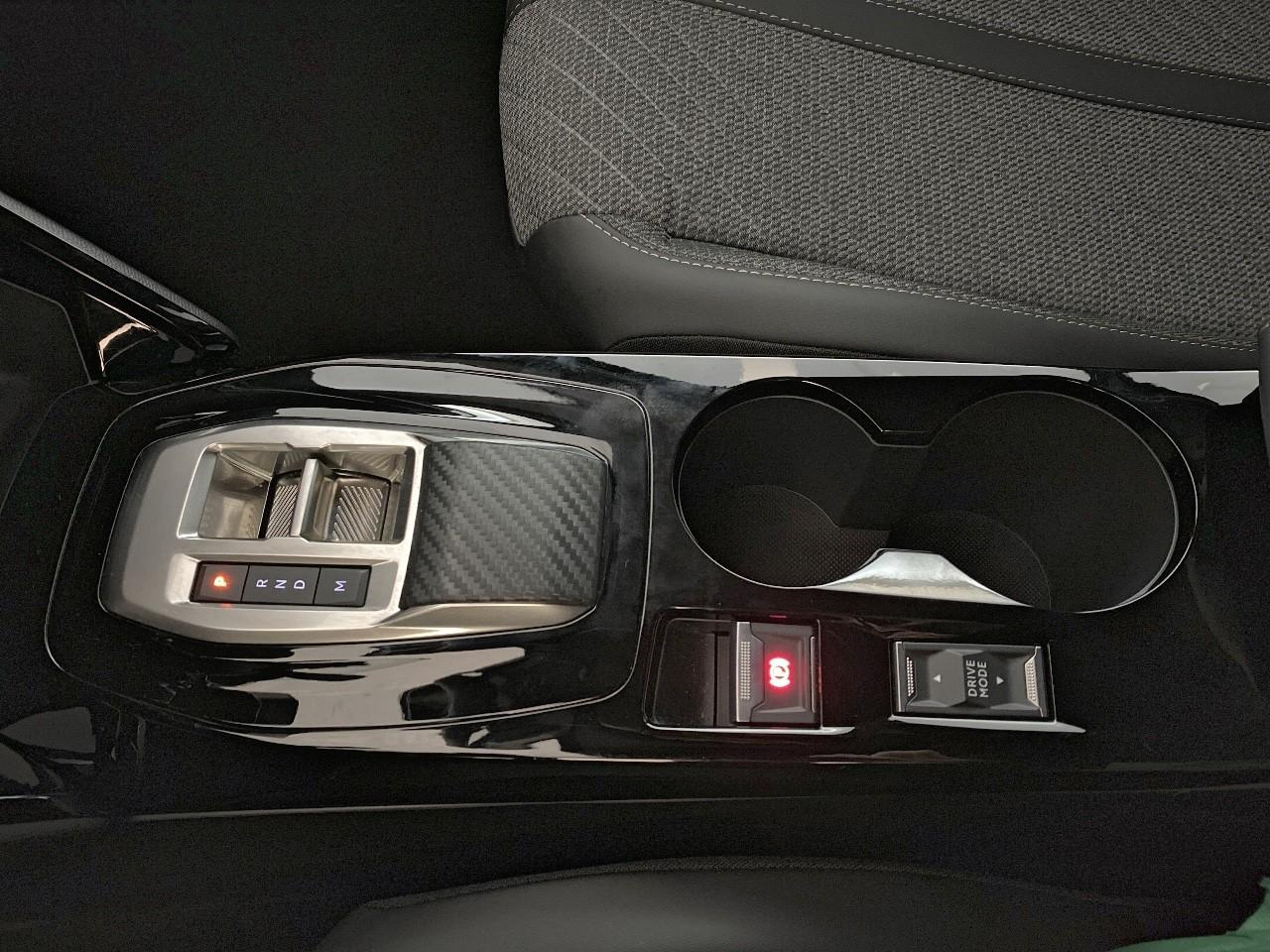 Peugeot 2008 hybrid 145 ch e-dcs6 allure — photo 18