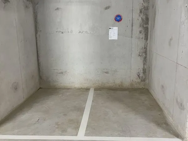 place parking moto - Prado 13008