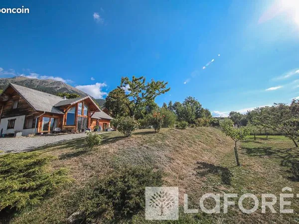 Chalet 5 pièces 145 m²